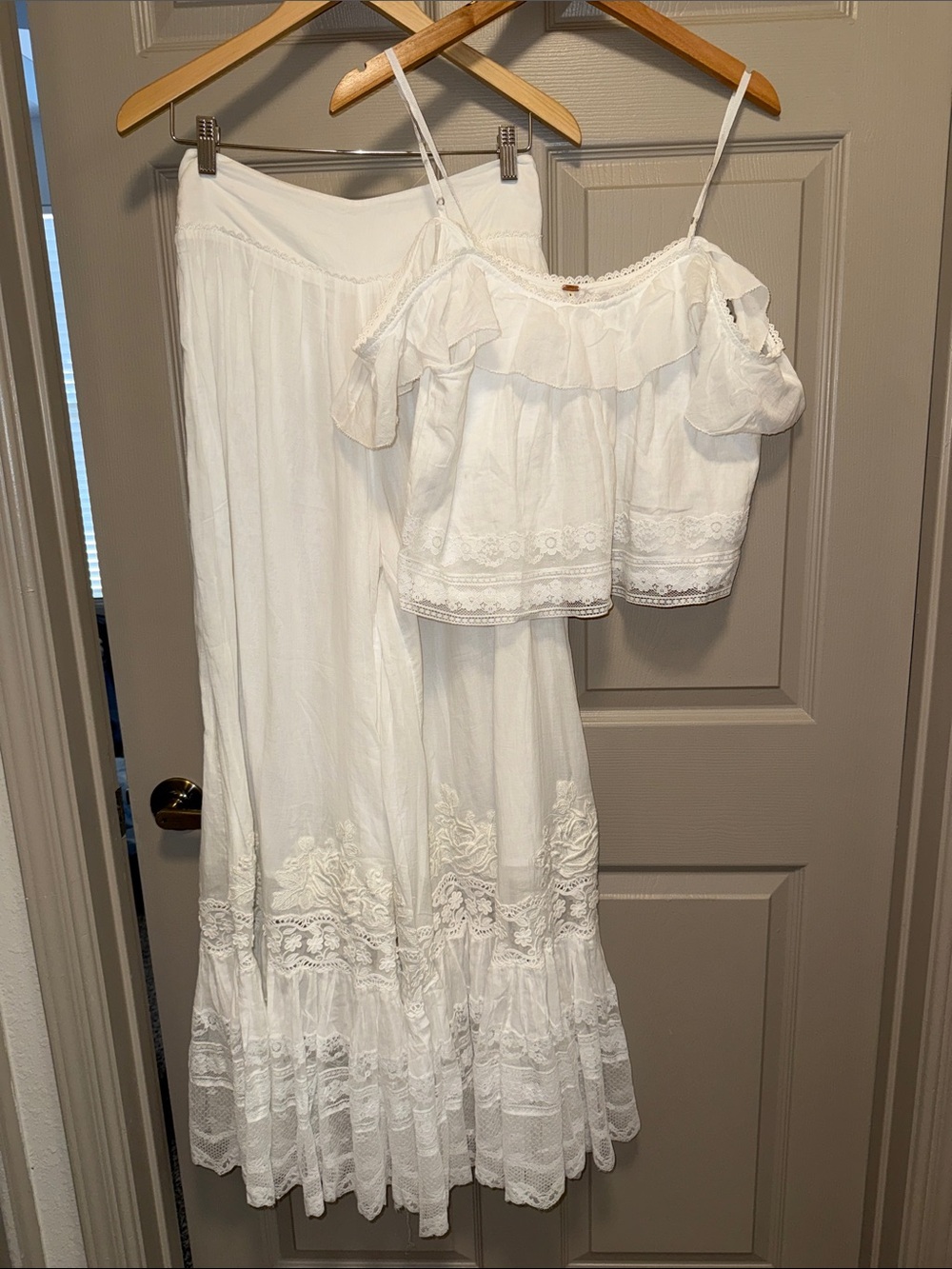 Free People field of roses set - Picture 6 of 12